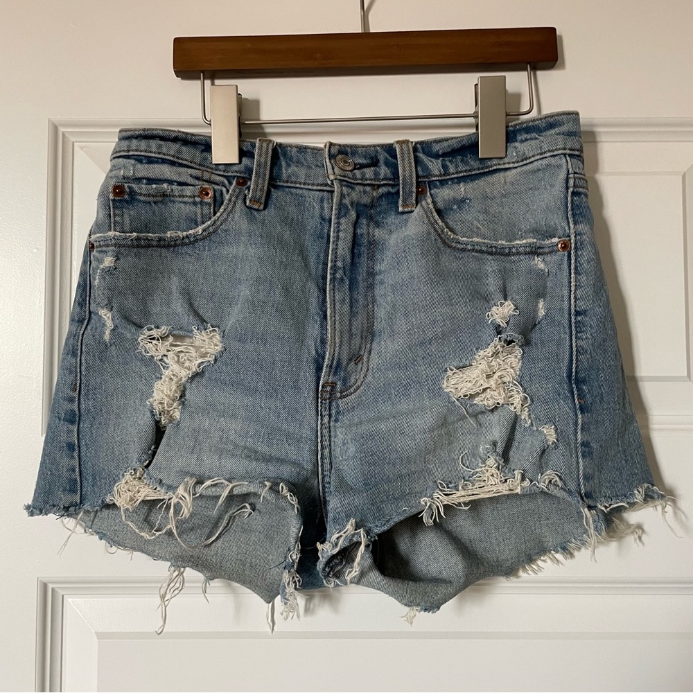 Abercrombie and Fitch High Rise Mom Short Size 27/4